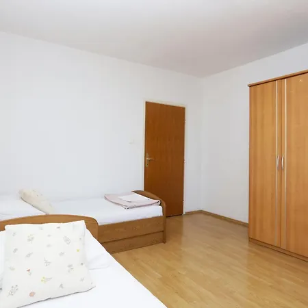 Grebastica 4881a Apartamento *