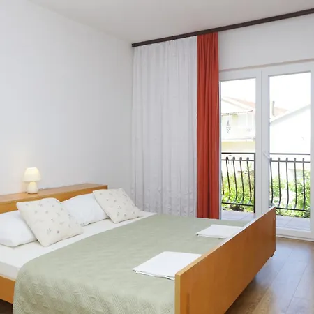 Grebastica 4881a * Baselovici