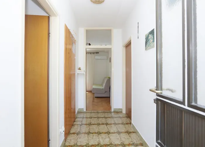 Grebastica 4881a Appartement Baselovici