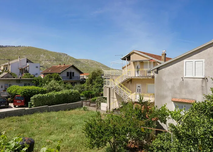 Grebastica 4881a Appartement Baselovici