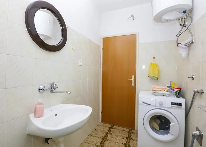 Grebastica 4881a * Baselovici