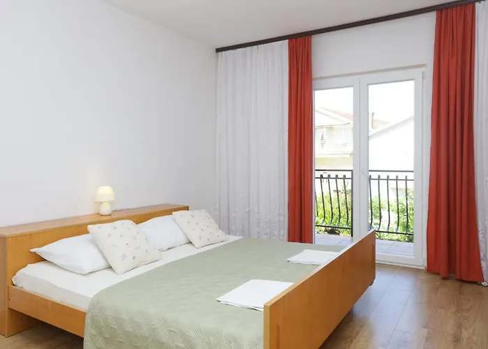 Grebastica 4881a * Baselovici